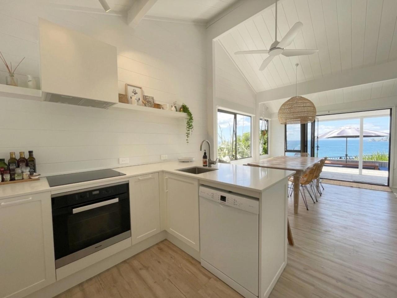 Seaview Estate - Stay Waiheke Onetangi Exterior photo